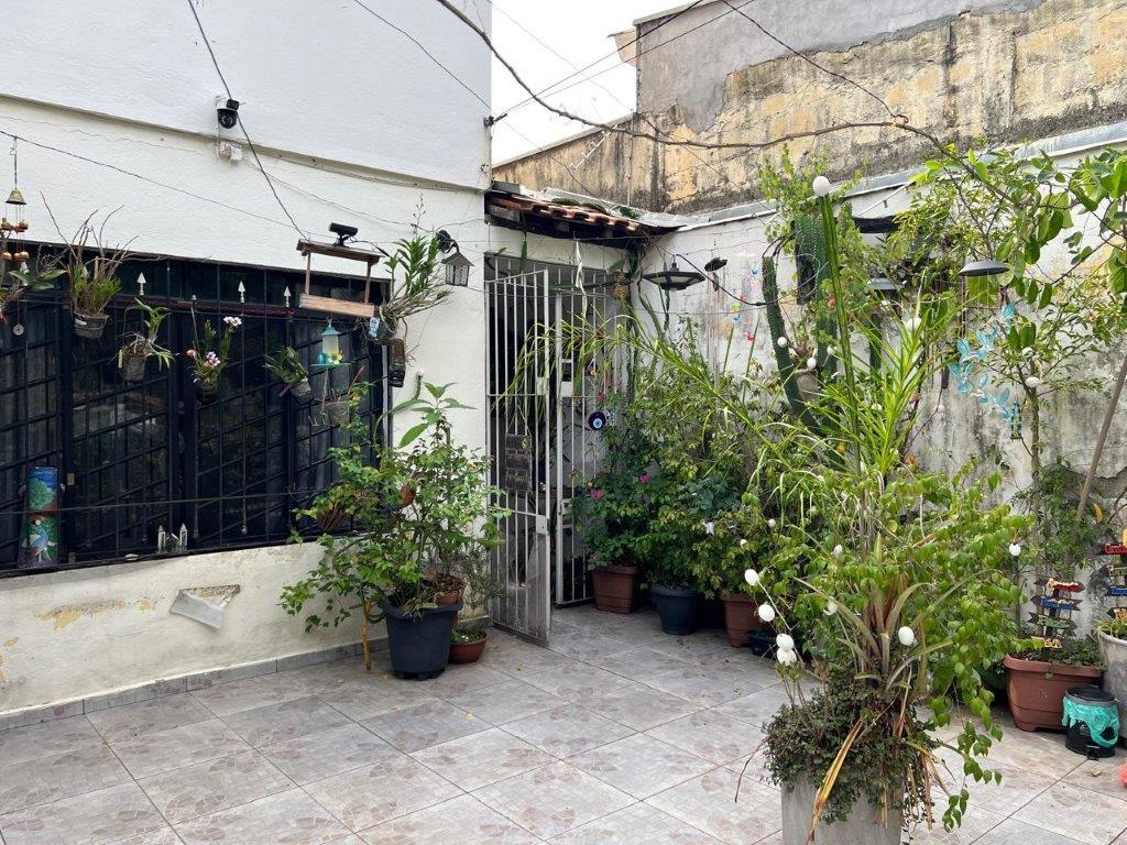 JARDIM REGINA SOBRADO À VENDA COM 3 DORMITÓRIOS E VAGA DE GARAGEM