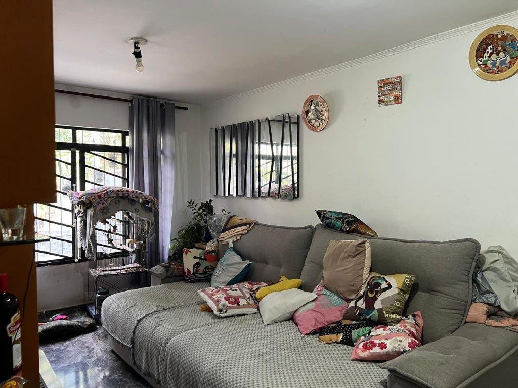JARDIM REGINA SOBRADO À VENDA COM 3 DORMITÓRIOS E VAGA DE GARAGEM