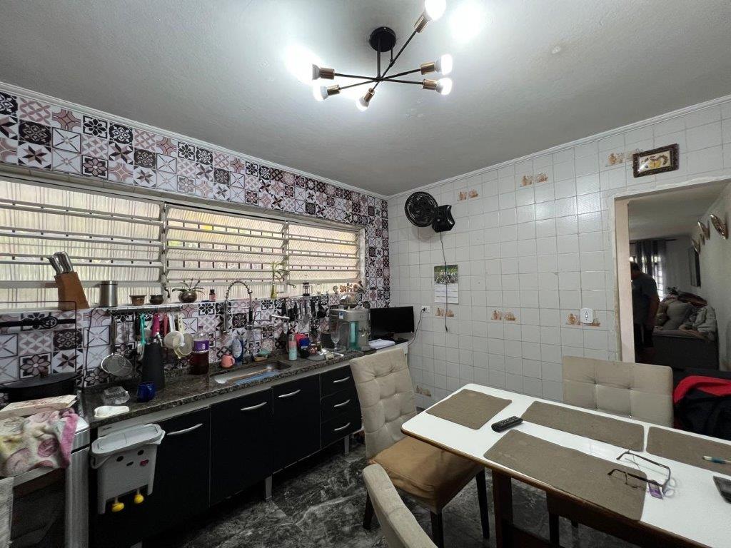 JARDIM REGINA SOBRADO À VENDA COM 3 DORMITÓRIOS E VAGA DE GARAGEM