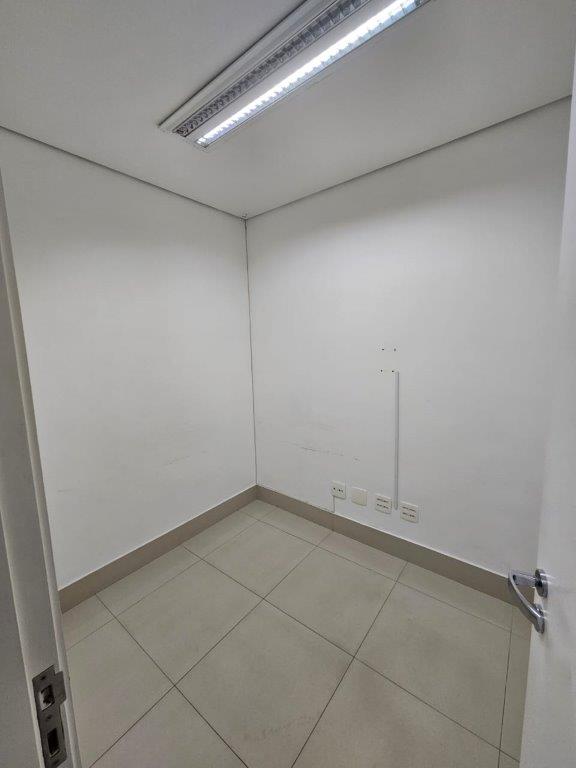 LAPA SOBRADO COMERCIAL PARA LOCAÇÃO NA RUA DOMINGOS RODRIGUES 