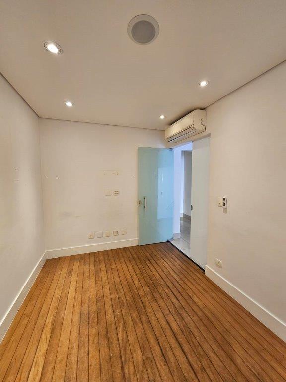 LAPA SOBRADO COMERCIAL PARA LOCAÇÃO NA RUA DOMINGOS RODRIGUES 