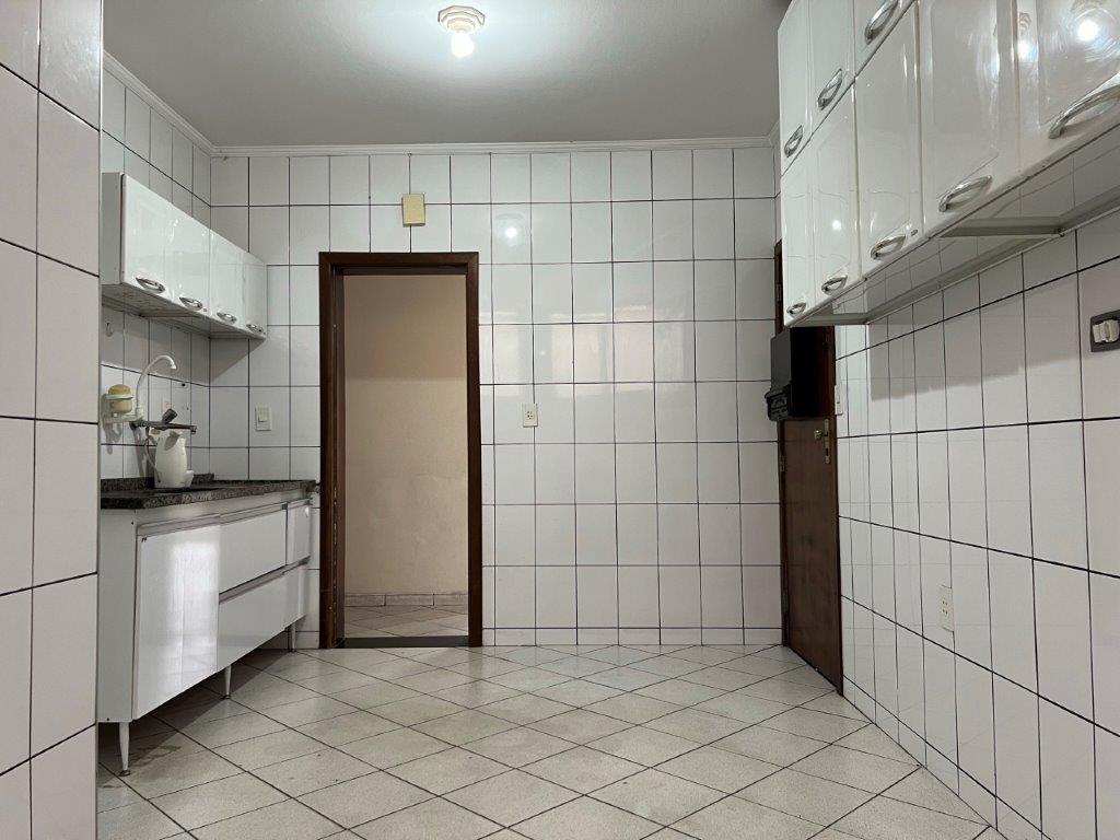 LAPA DE BAIXO PARA LOCAÇÃO APARTAMENTO COM TRÊS DORMITÓRIOS    