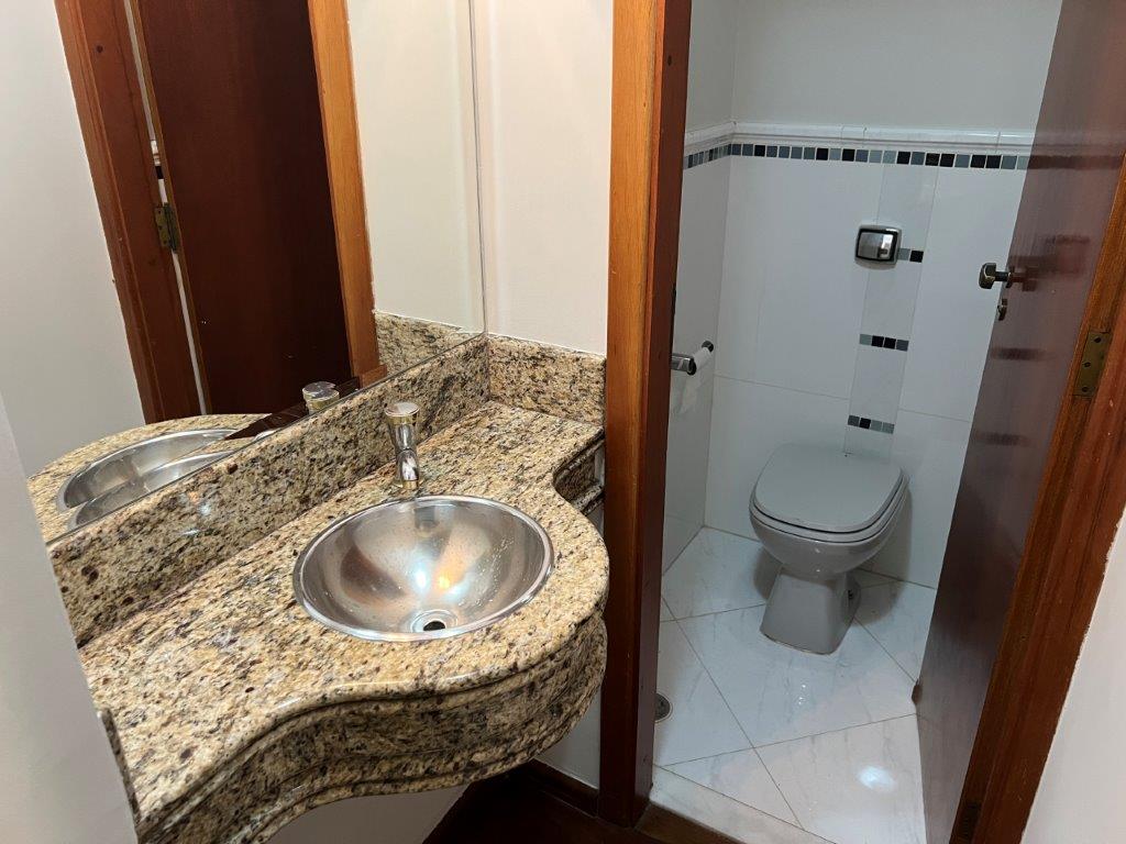PARQUE SÃO DOMINGOS APARTAMENTO À VENDA COM 3 DORMITÓRIOS E COM 3 VAGAS DE GARAGEM 