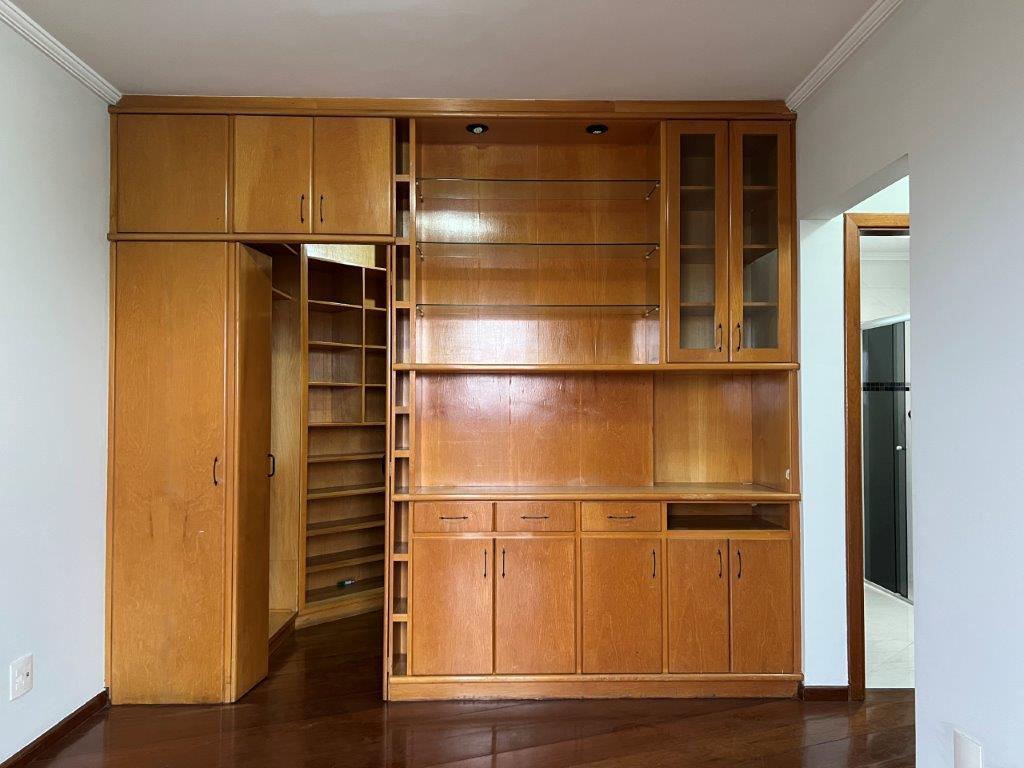 PARQUE SÃO DOMINGOS APARTAMENTO À VENDA COM 3 DORMITÓRIOS E COM 3 VAGAS DE GARAGEM 