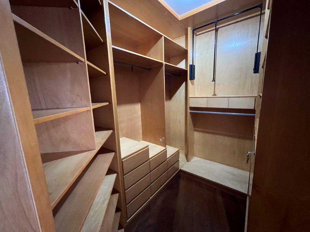 PARQUE SÃO DOMINGOS APARTAMENTO À VENDA COM 3 DORMITÓRIOS E COM 3 VAGAS DE GARAGEM 