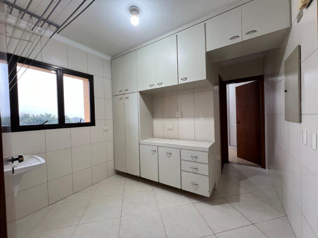 PARQUE SÃO DOMINGOS APARTAMENTO À VENDA COM 3 DORMITÓRIOS E COM 3 VAGAS DE GARAGEM 
