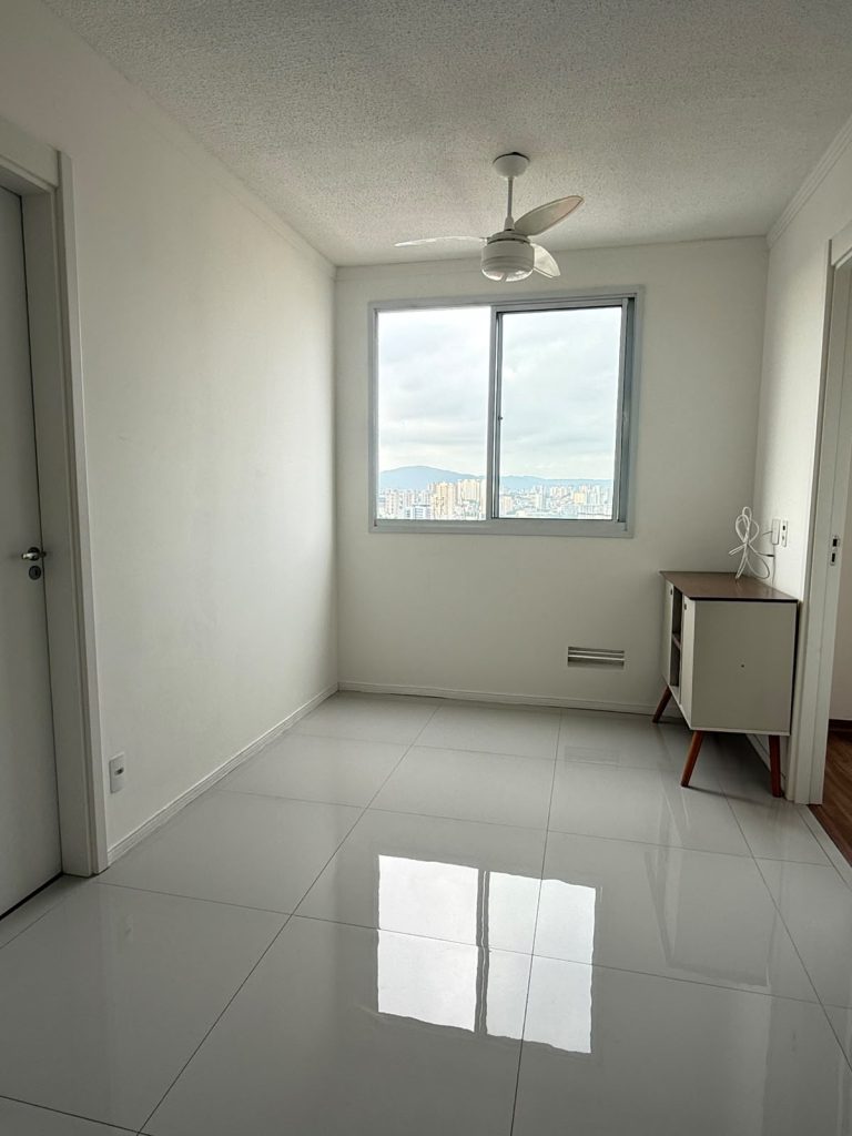 Apartamento para locação sendo 2 dormitórios, sala, cozinha.