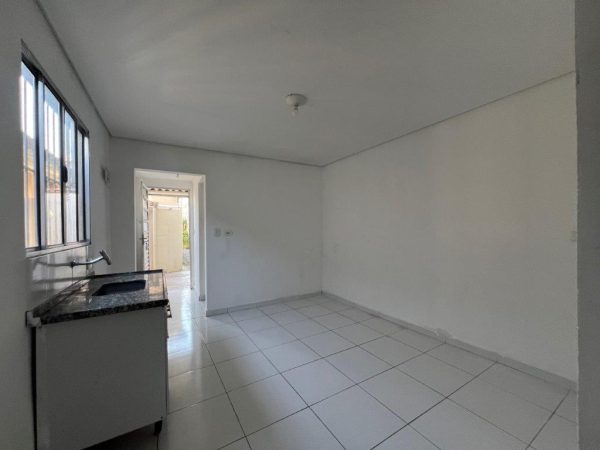 ÁGUA BRANCA PARA LOCAÇÃO CASA DE FUNDOS COM UM QUARTO