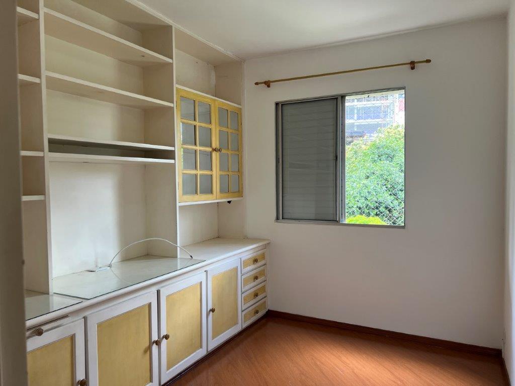 ALTO DE PINHEIROS APARTAMENTO PARA LOCAÇÃO COM 2 DORMITÓRIOS, VAGA FIXA E APARELHO DE AR-CONDICIONADO