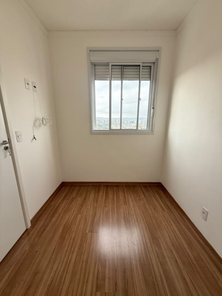 Apartamento para locação sendo 2 dormitórios, sala, cozinha.