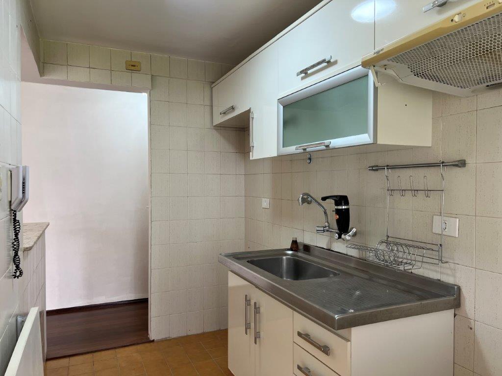 ALTO DE PINHEIROS APARTAMENTO PARA LOCAÇÃO COM 2 DORMITÓRIOS, VAGA FIXA E APARELHO DE AR-CONDICIONADO