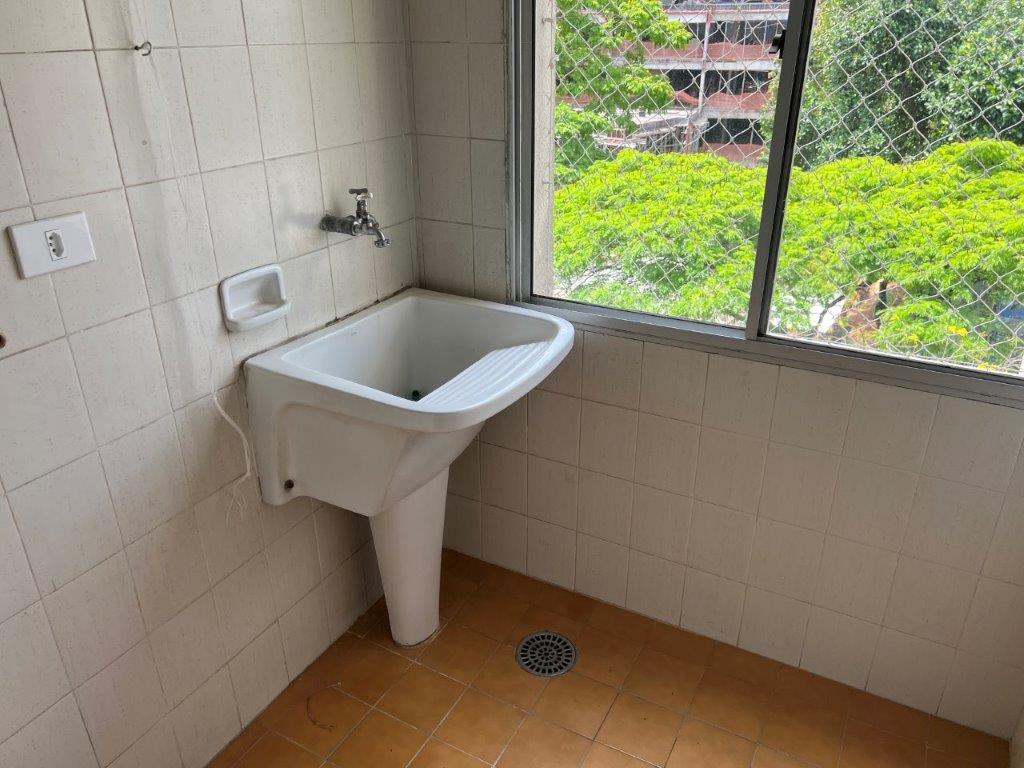 ALTO DE PINHEIROS APARTAMENTO PARA LOCAÇÃO COM 2 DORMITÓRIOS, VAGA FIXA E APARELHO DE AR-CONDICIONADO