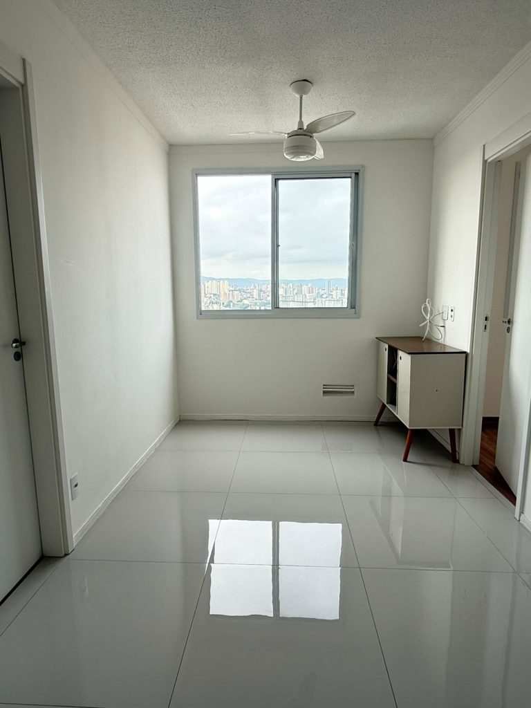 Apartamento para locação sendo 2 dormitórios, sala, cozinha.