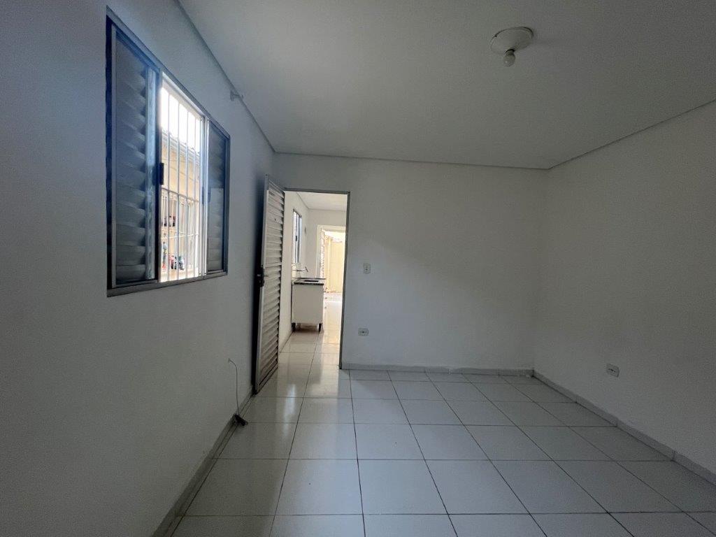 ÁGUA BRANCA PARA LOCAÇÃO CASA DE FUNDOS COM UM QUARTO