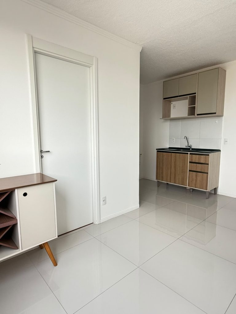 Apartamento para locação sendo 2 dormitórios, sala, cozinha.