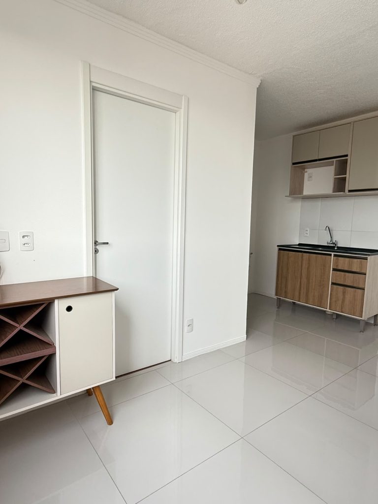 Apartamento para locação sendo 2 dormitórios, sala, cozinha.