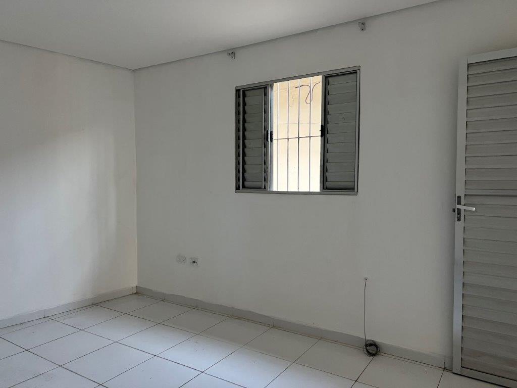 ÁGUA BRANCA PARA LOCAÇÃO CASA DE FUNDOS COM UM QUARTO