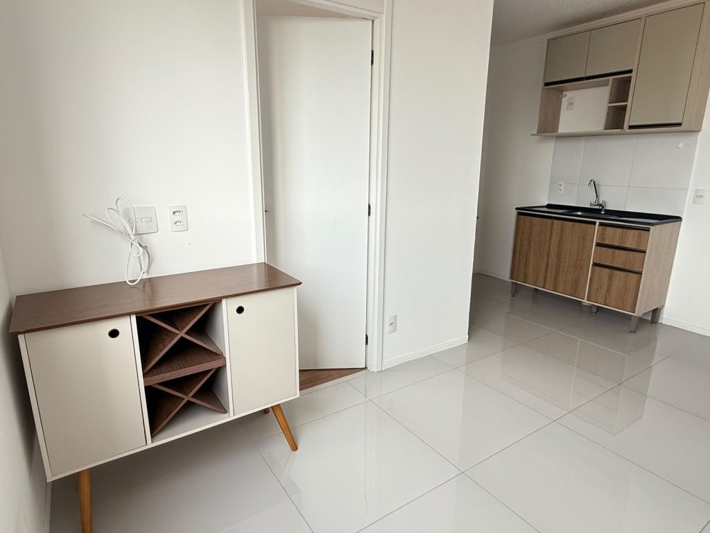 Apartamento para locação sendo 2 dormitórios, sala, cozinha.