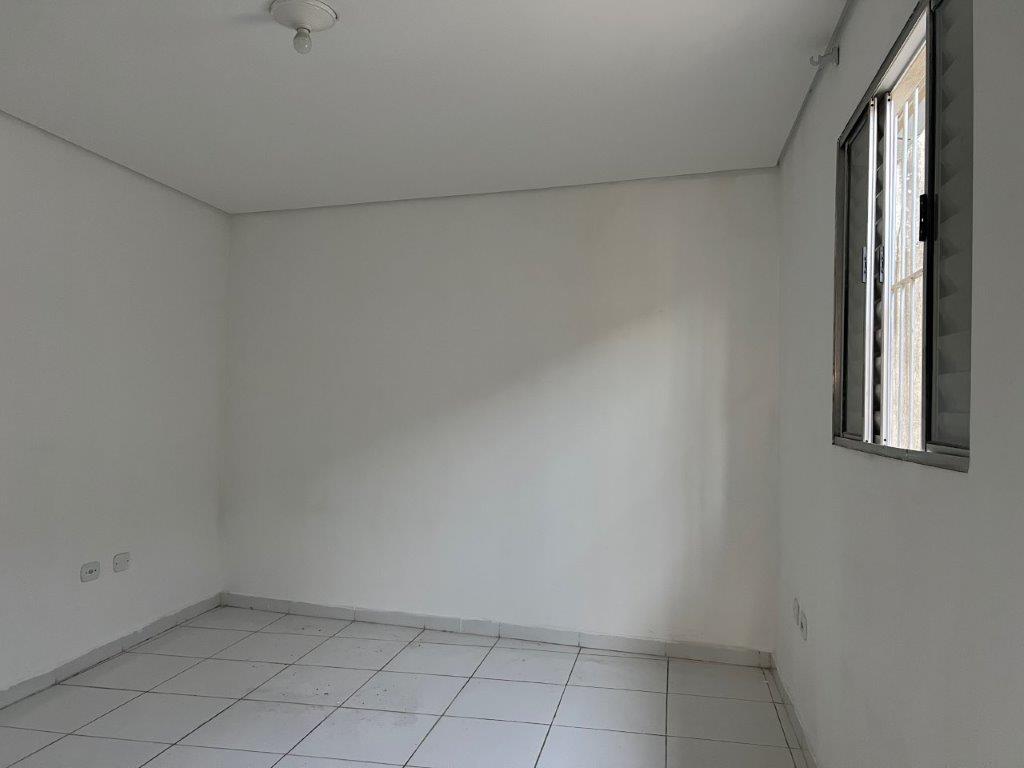ÁGUA BRANCA PARA LOCAÇÃO CASA DE FUNDOS COM UM QUARTO