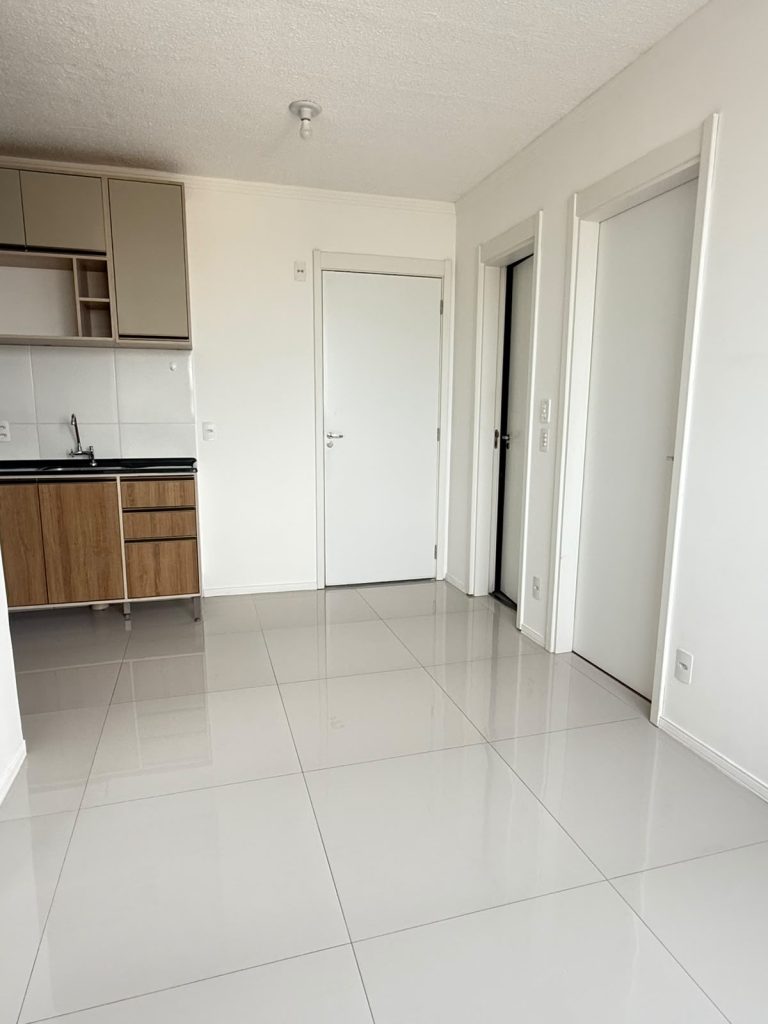 Apartamento para locação sendo 2 dormitórios, sala, cozinha.