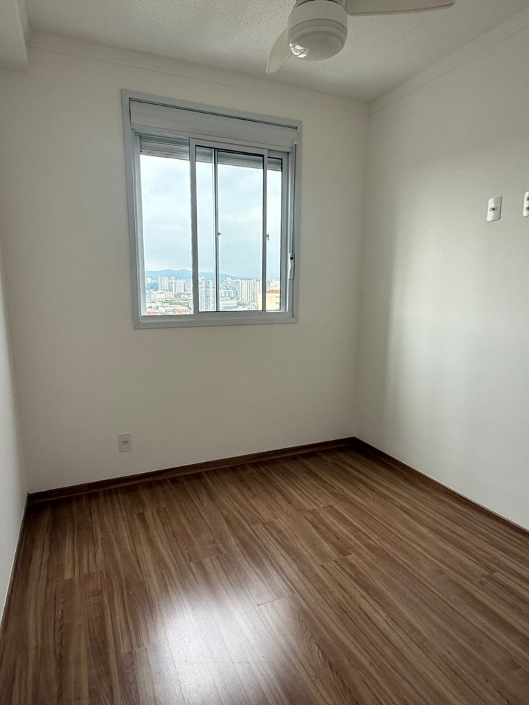Apartamento para locação sendo 2 dormitórios, sala, cozinha.