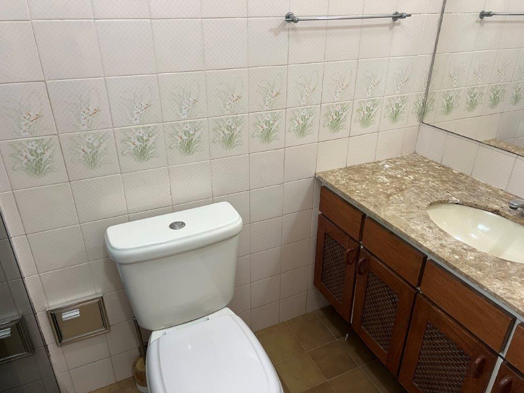 ALTO DE PINHEIROS APARTAMENTO PARA LOCAÇÃO COM 2 DORMITÓRIOS, VAGA FIXA E APARELHO DE AR-CONDICIONADO